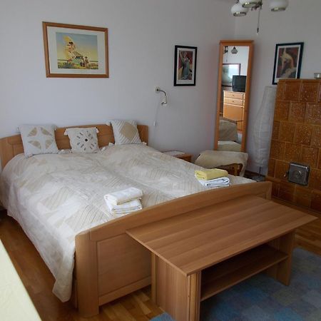 Liliom Apartments Balatonfuered Екстер'єр фото